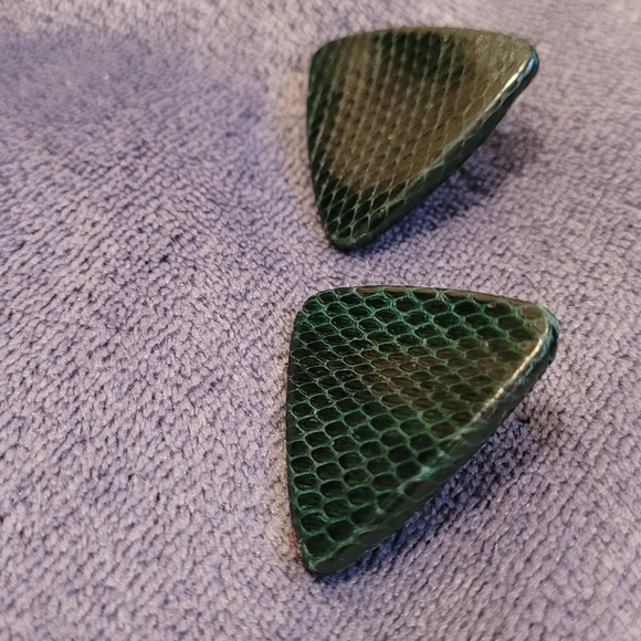 Vintage Green Snake Skin Earrings - Picture 4 of 4